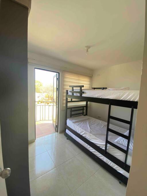 Hermoso Con Vista A La Sierra Apartamento